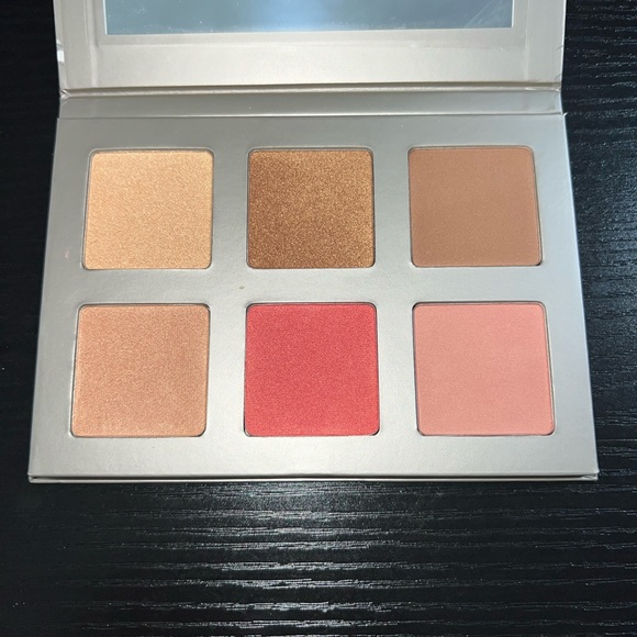 Brand new blaze chaser face palette - Picture 3 of 4